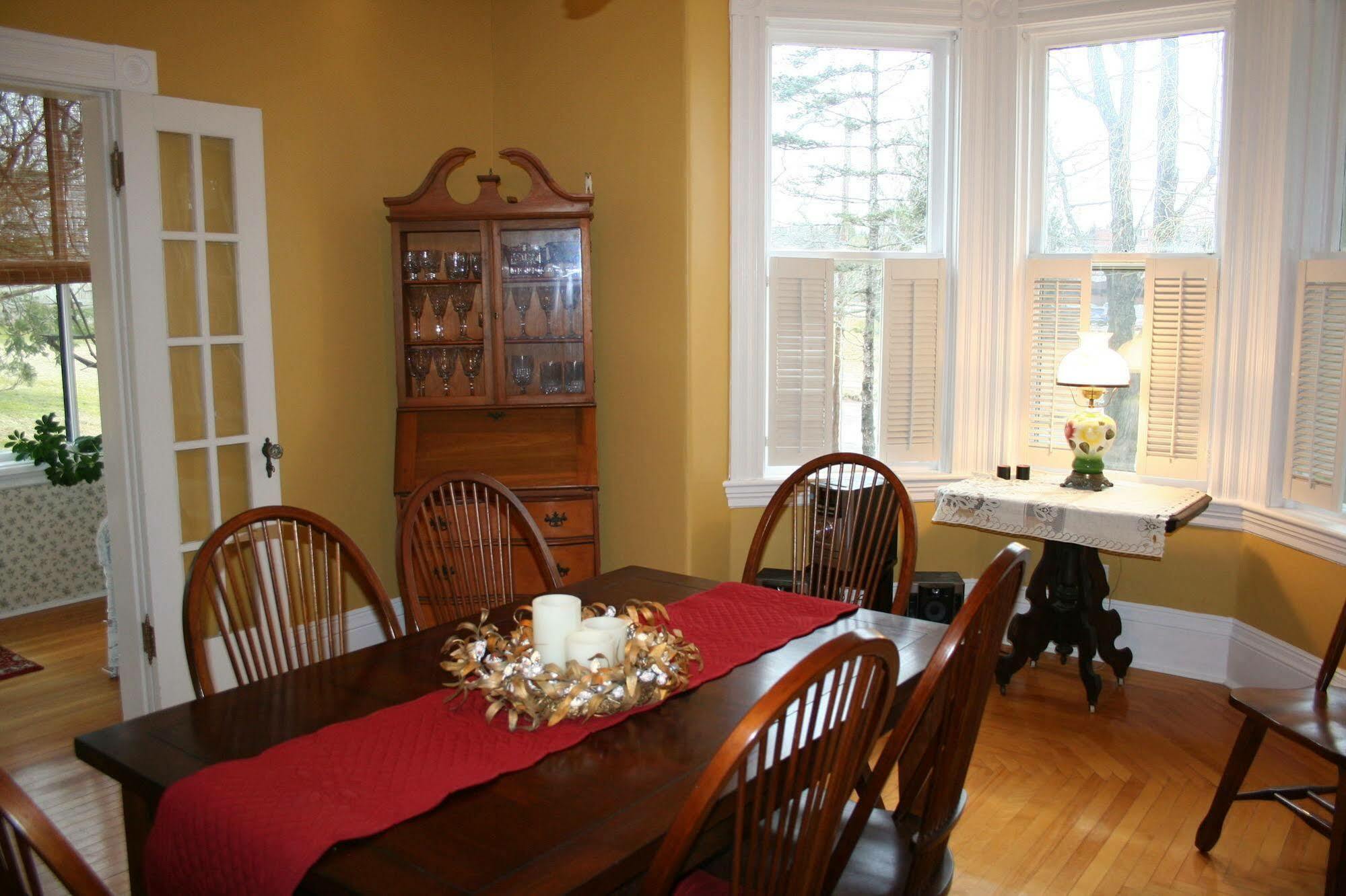 Sackville Bed And Breakfast Экстерьер фото