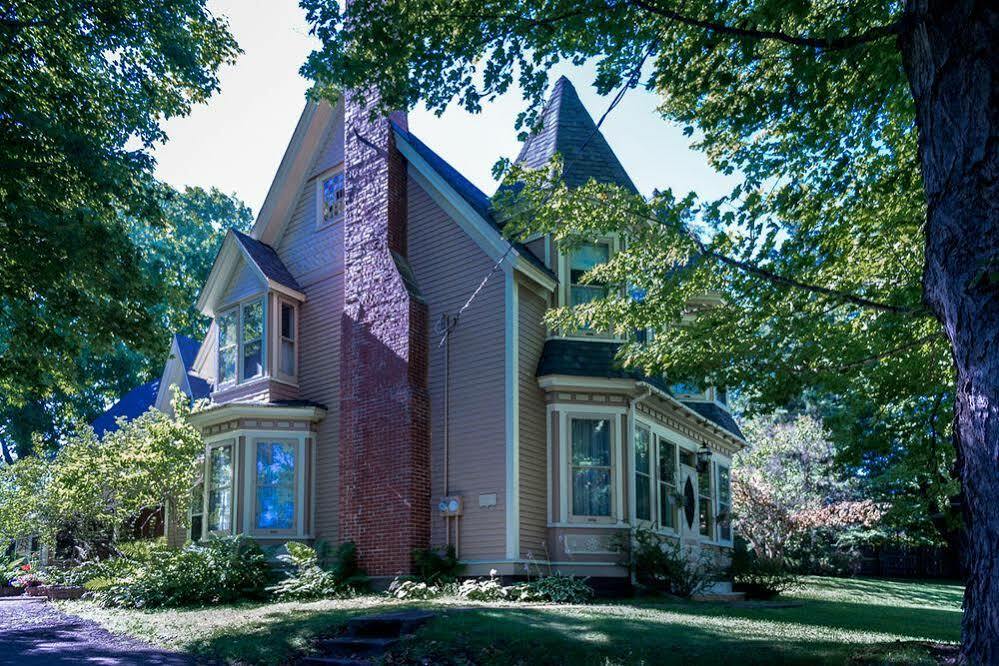 Sackville Bed And Breakfast Экстерьер фото